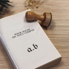 Tampon initiales anciennes