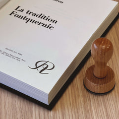 Tampon lettre élégante