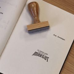 Tampon Ex-libris super livre