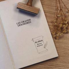 Tampon Ex-libris plume et parchemin